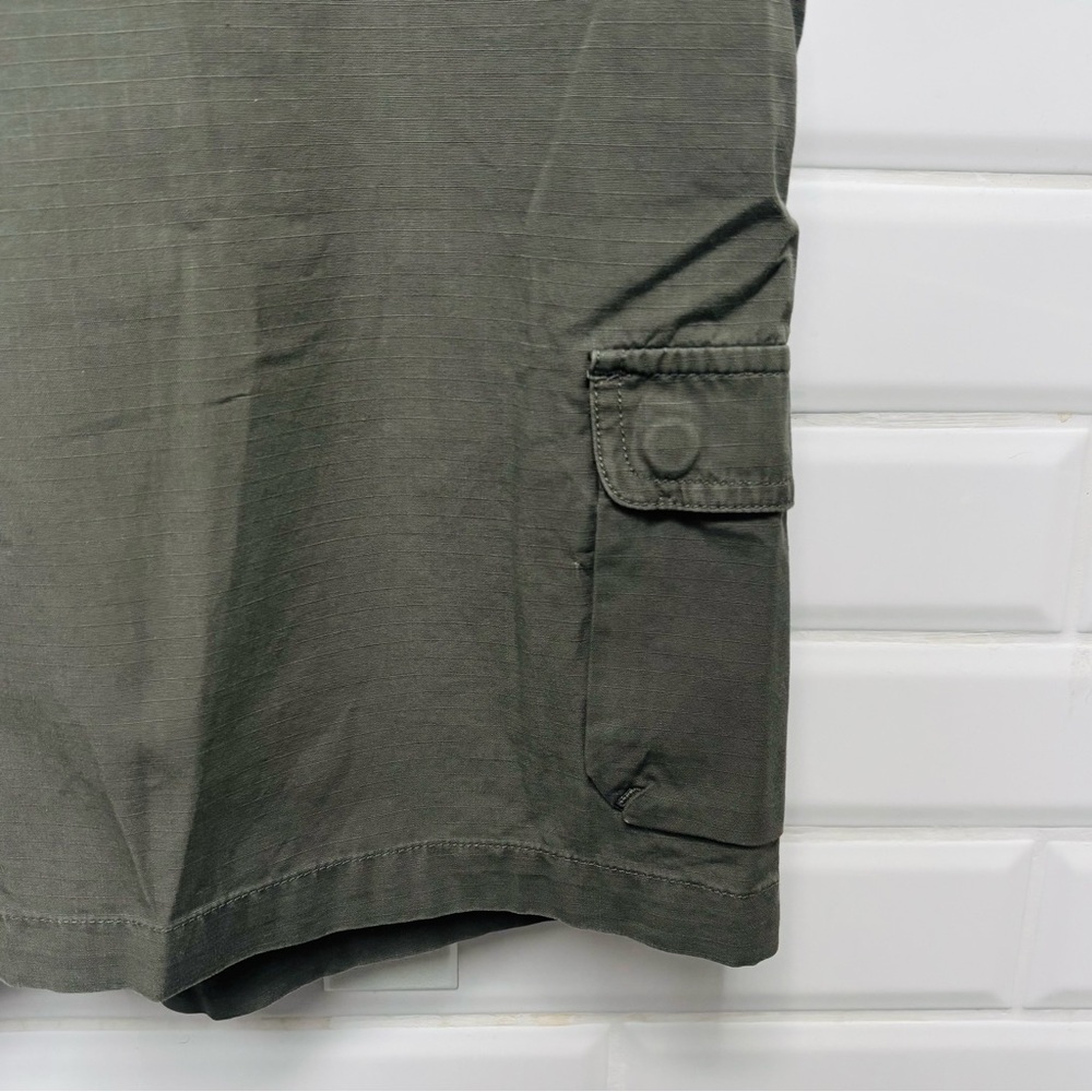Women’s 16 Jones New York Sport Green Cargo Shorts - Picture 3 of 5